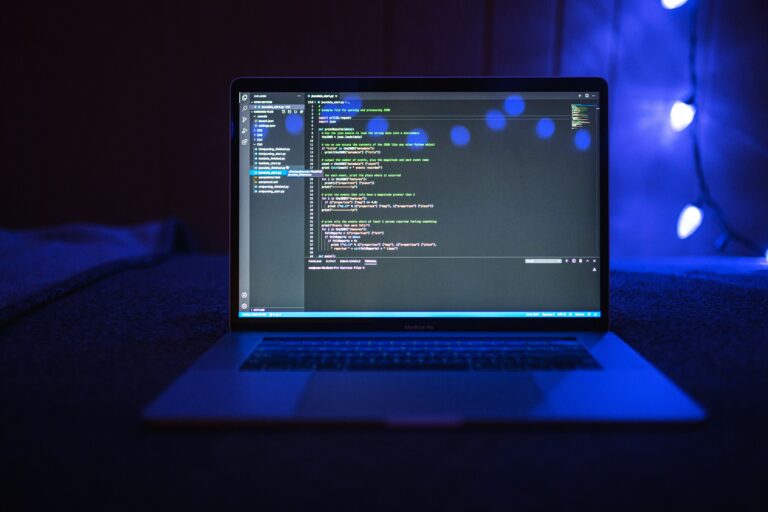 IT大叔问答：AI编程工具实测 90 天——Cursor、Windsurf、Codex、Claude Code 到底哪个值得付费？