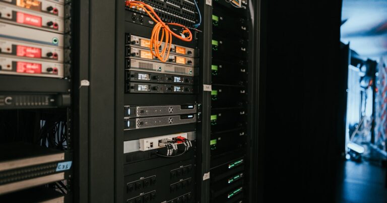 自建服务器监控实战：Prometheus + Grafana 从零搭起生产级告警体系